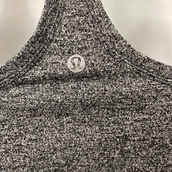 Lululemon tank top size 2 - Picture 4 of 5